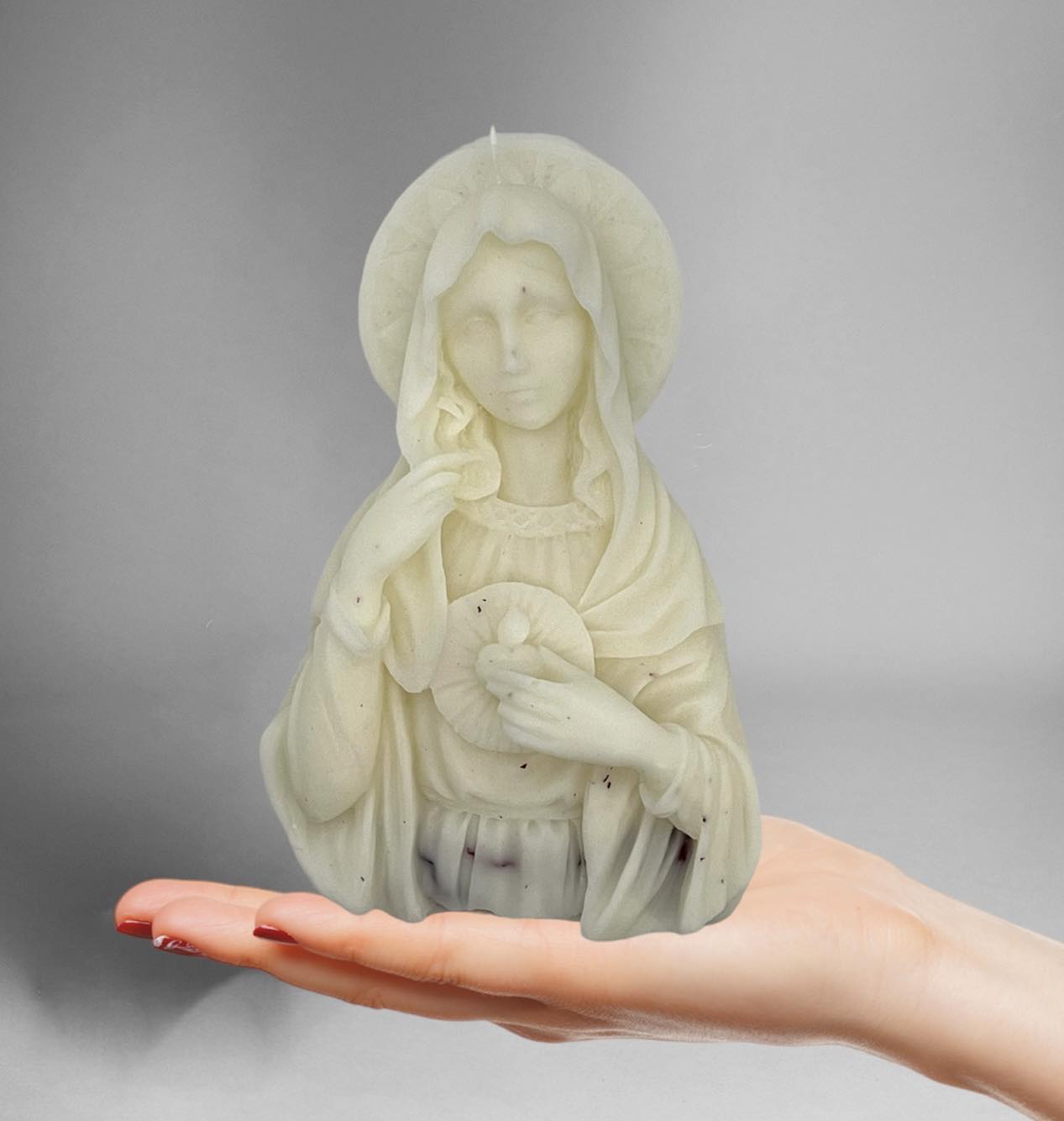 Divine Glow: Virgin Mary Candle